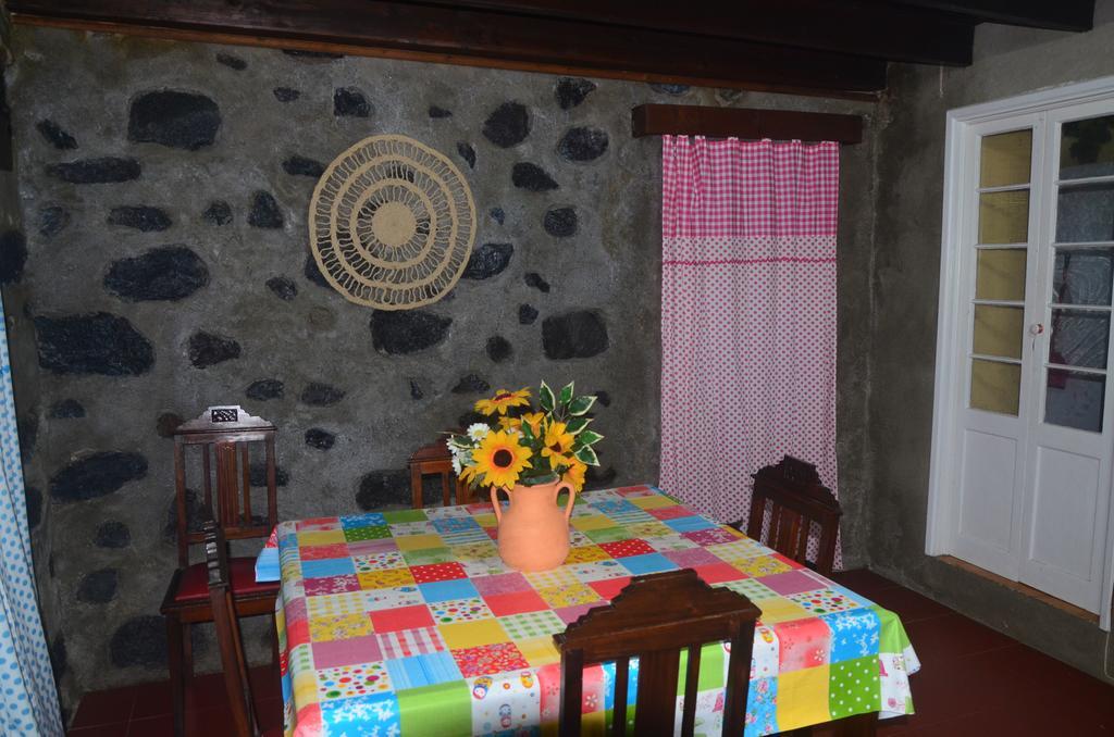 Join Our Relaxed House Near The Beach - Mosteiros Моштейруш Экстерьер фото