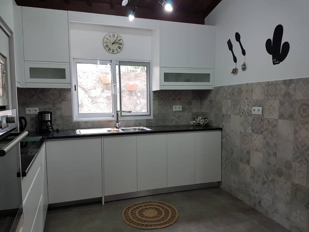Join Our Relaxed House Near The Beach - Mosteiros Моштейруш Экстерьер фото