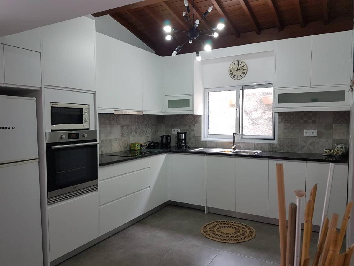 Join Our Relaxed House Near The Beach - Mosteiros Моштейруш Экстерьер фото